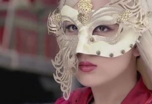 吃饭带明星的面具,面具下的美食之旅