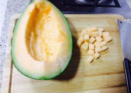 吃哈密瓜 头晕,甜蜜背后的小秘密——揭秘吃哈密瓜头晕之谜