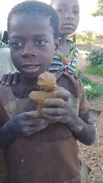 网红非洲搞笑小孩视频,笑翻全球网友！